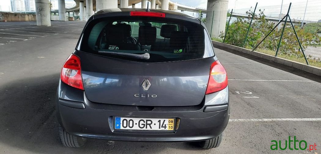 2008' Renault Clio photo #1