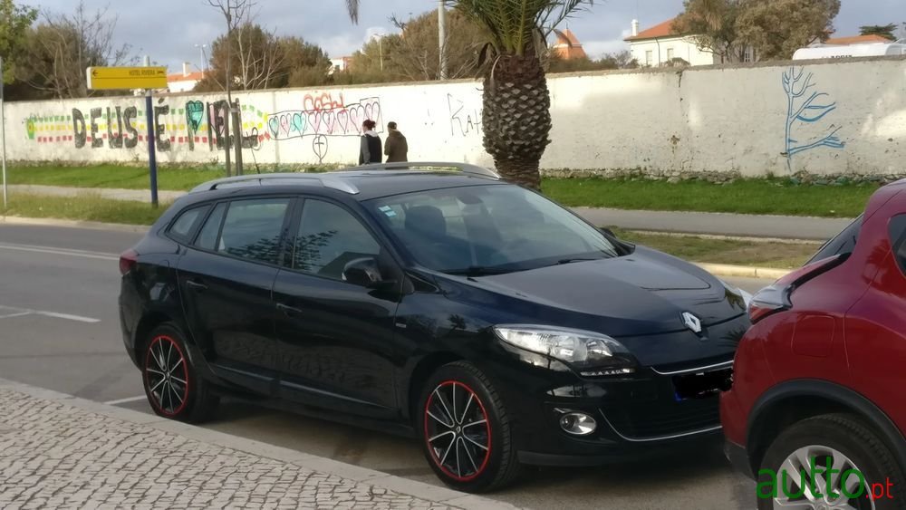 2012' Renault Megane Sport Tourer photo #1