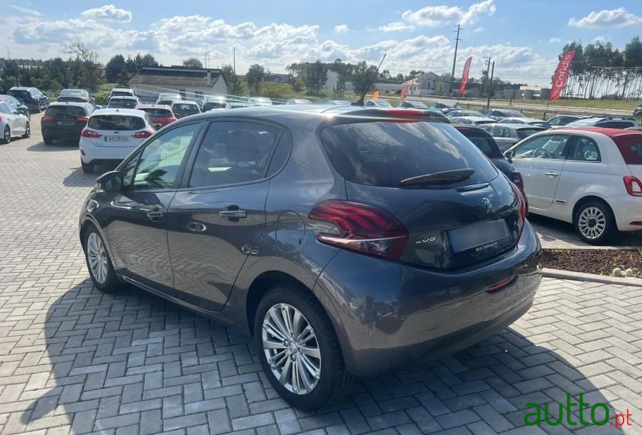 2019' Peugeot 208 photo #3