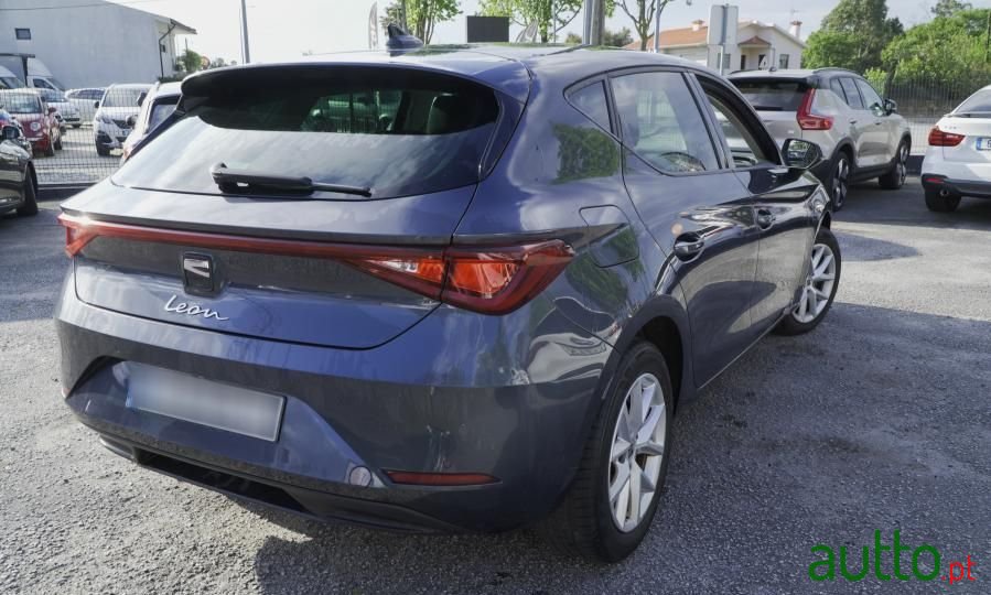 2021' SEAT Leon photo #3