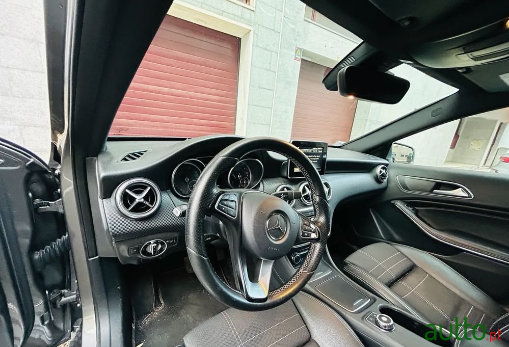 2016' Mercedes-Benz Classe A photo #6