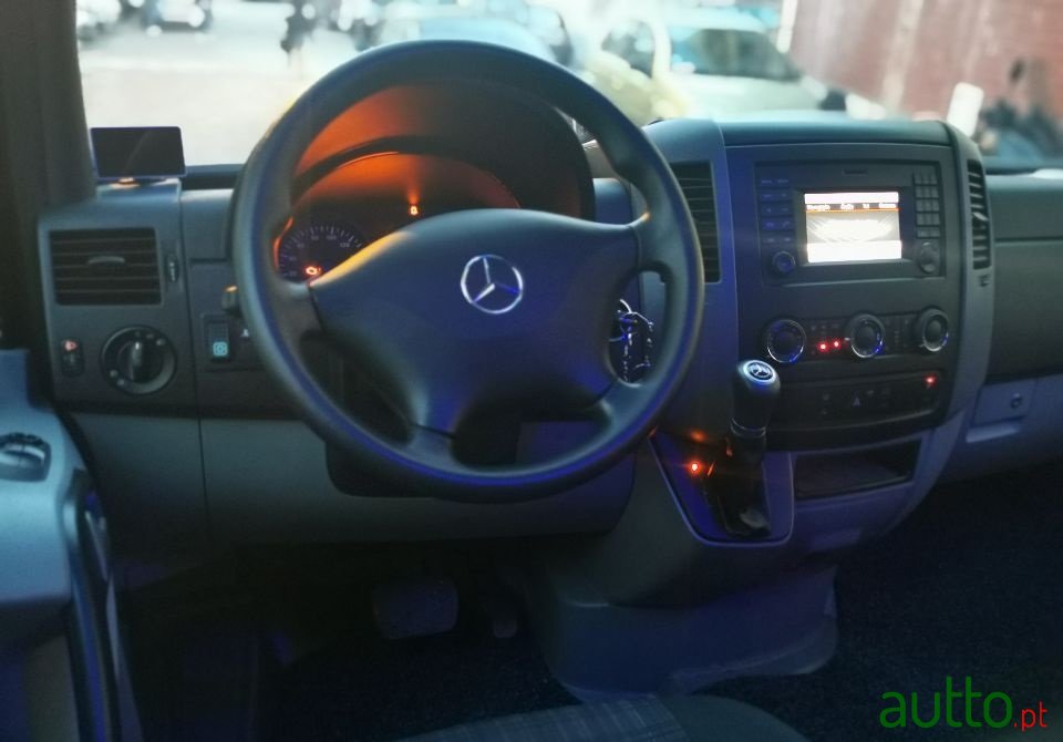 2015' Mercedes-Benz Sprinter photo #3