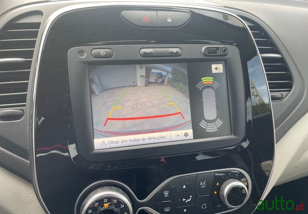 2019' Renault Captur photo #5