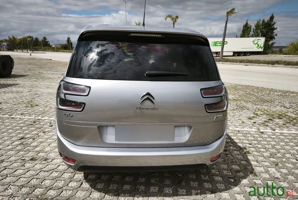 2017' Citroen C4 Grand Picasso photo #5