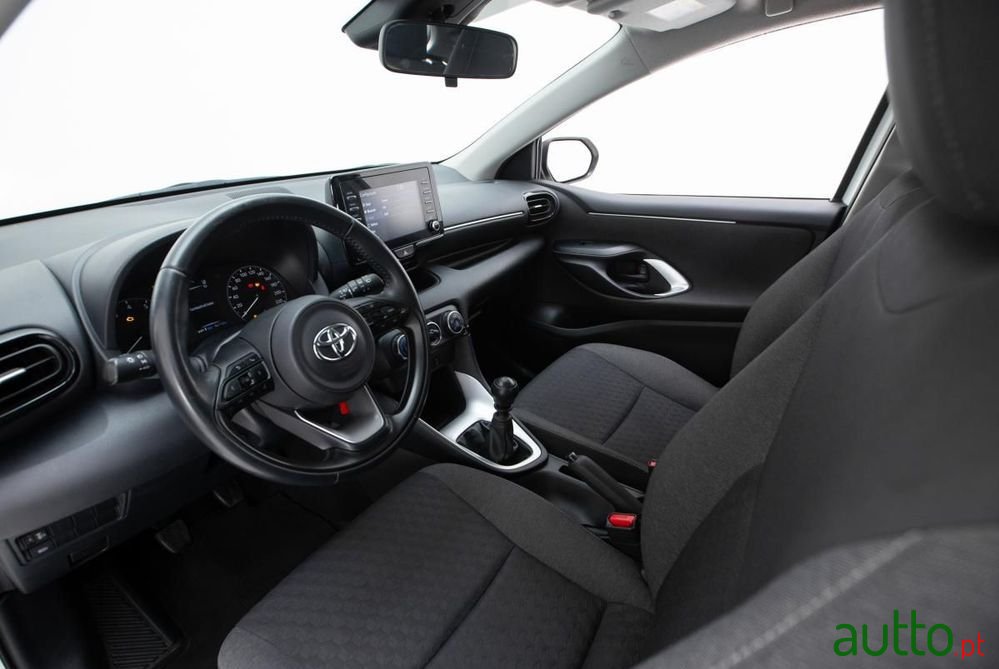 2022' Toyota Yaris photo #6