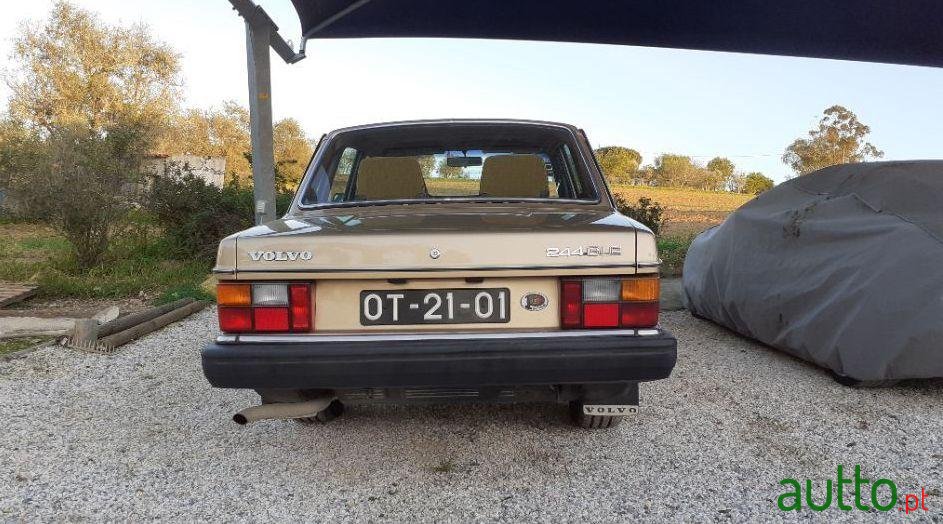 1982' Volvo 244 photo #4