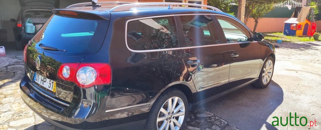 2009' Volkswagen Passat Variant photo #2