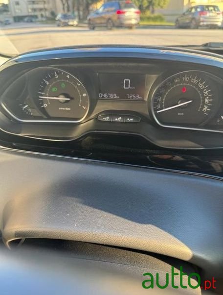 2015' Peugeot 208 photo #6