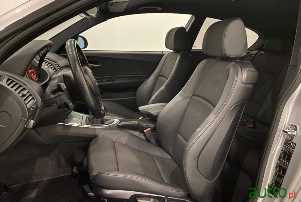 2008' BMW 123 photo #6