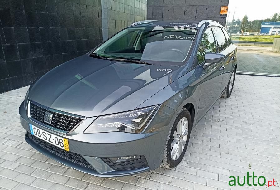 2017' SEAT Leon St photo #2