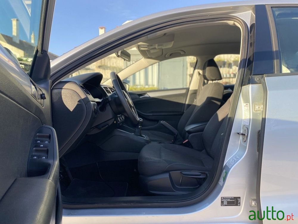 2014' Volkswagen Jetta photo #6