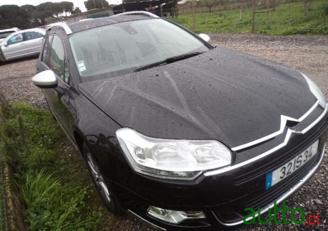 2010' Citroen C5 Tourer photo #2
