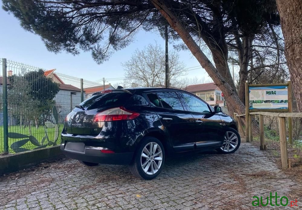 2009' Renault Megane photo #5
