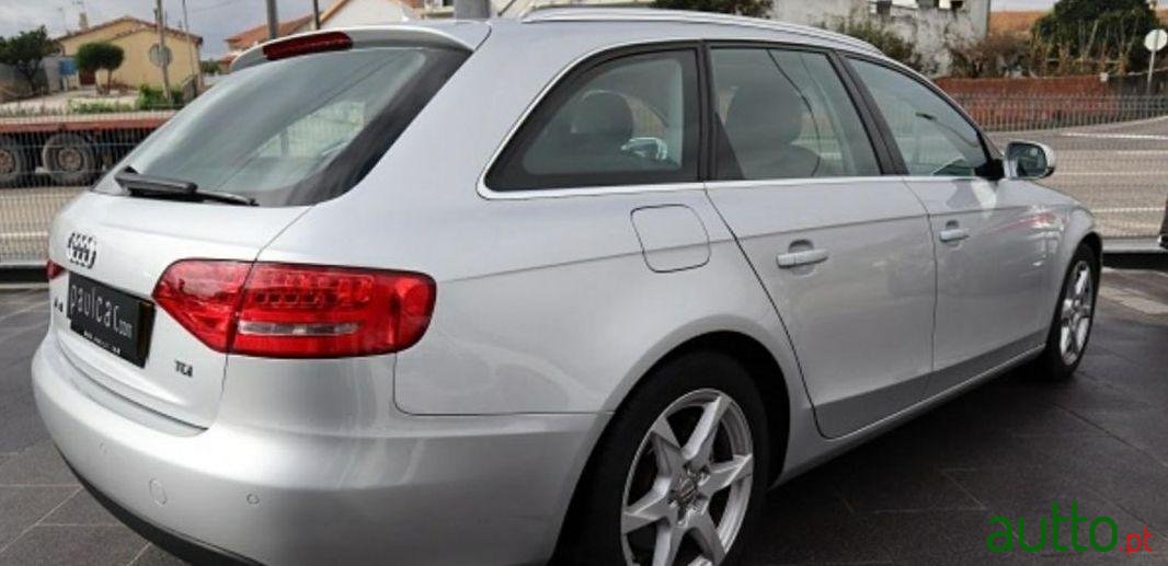 2011' Audi A4 Avant Sport photo #2