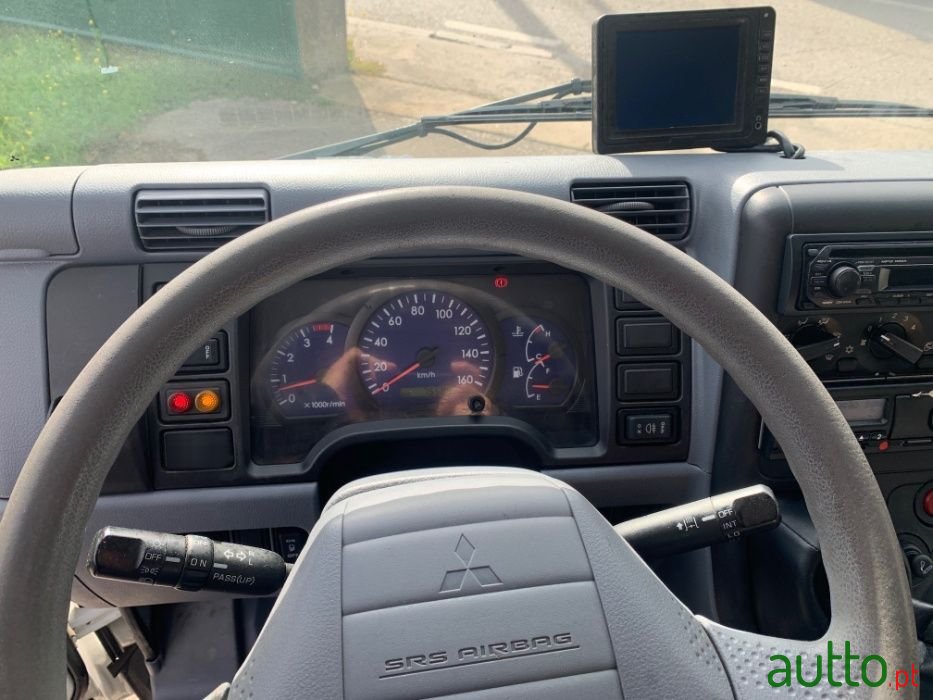 2009' Mitsubishi Canter photo #2