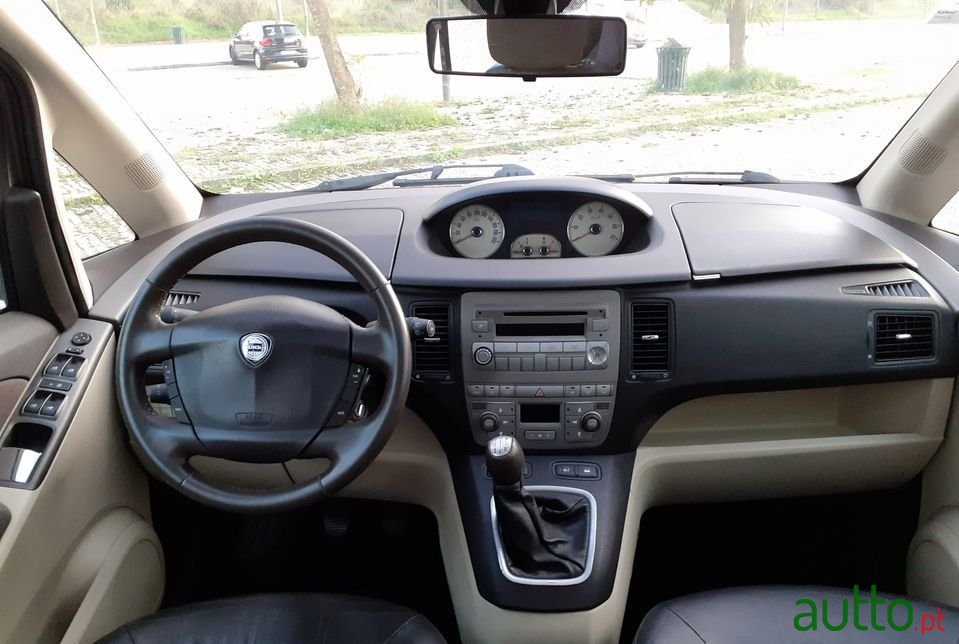 2006' Lancia Musa photo #3
