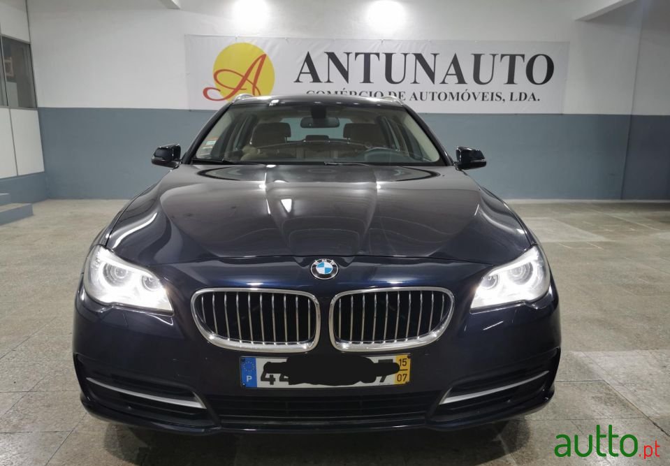 2015' BMW 520 photo #2