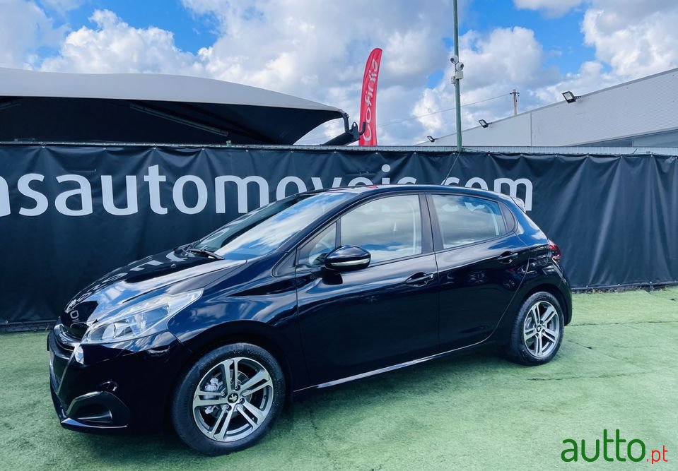 2017' Peugeot 208 photo #1