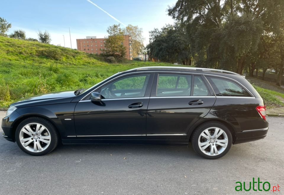 2008' Mercedes-Benz C-220 photo #2