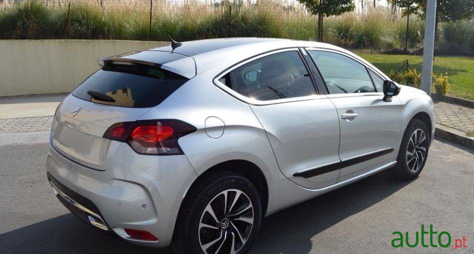 2013' Citroen DS4 photo #1