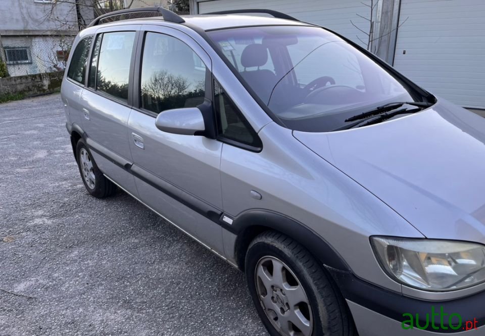 2001' Opel Zafira photo #2