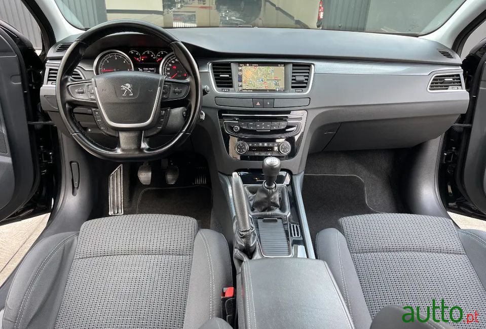 2015' Peugeot 508 Sw photo #5