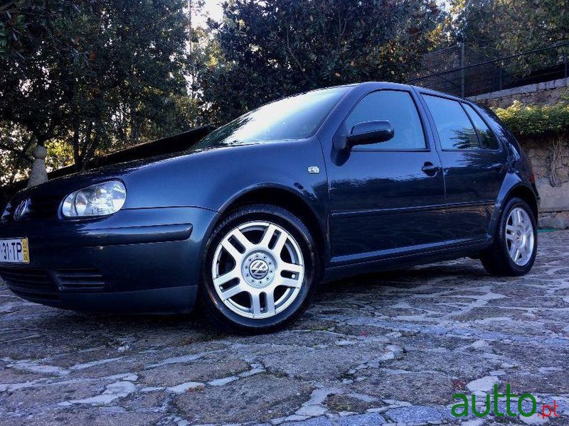 2002' Volkswagen Golf Highline photo #1