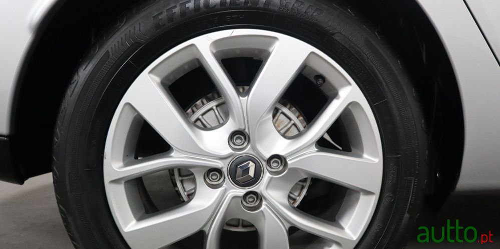 2020' Renault Clio Sport Tourer photo #6