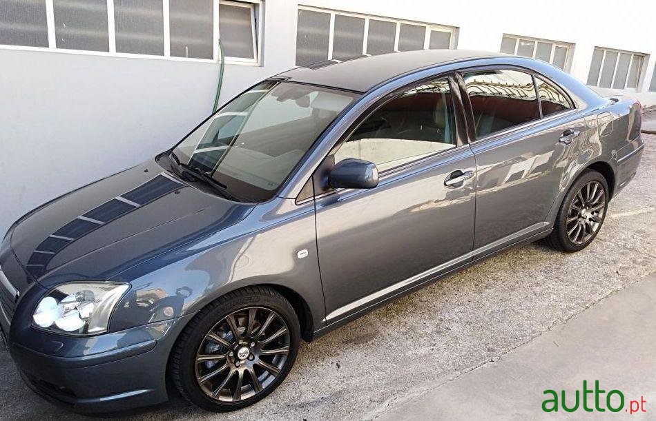 2005' Toyota Avensis photo #1