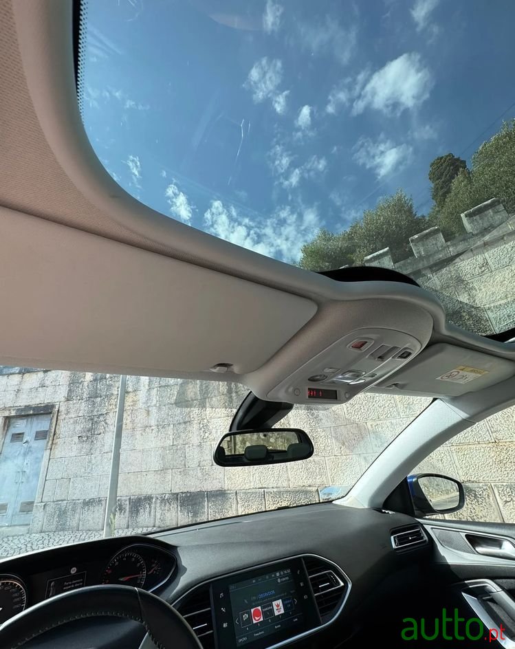 2020' Peugeot 308 Sw photo #6