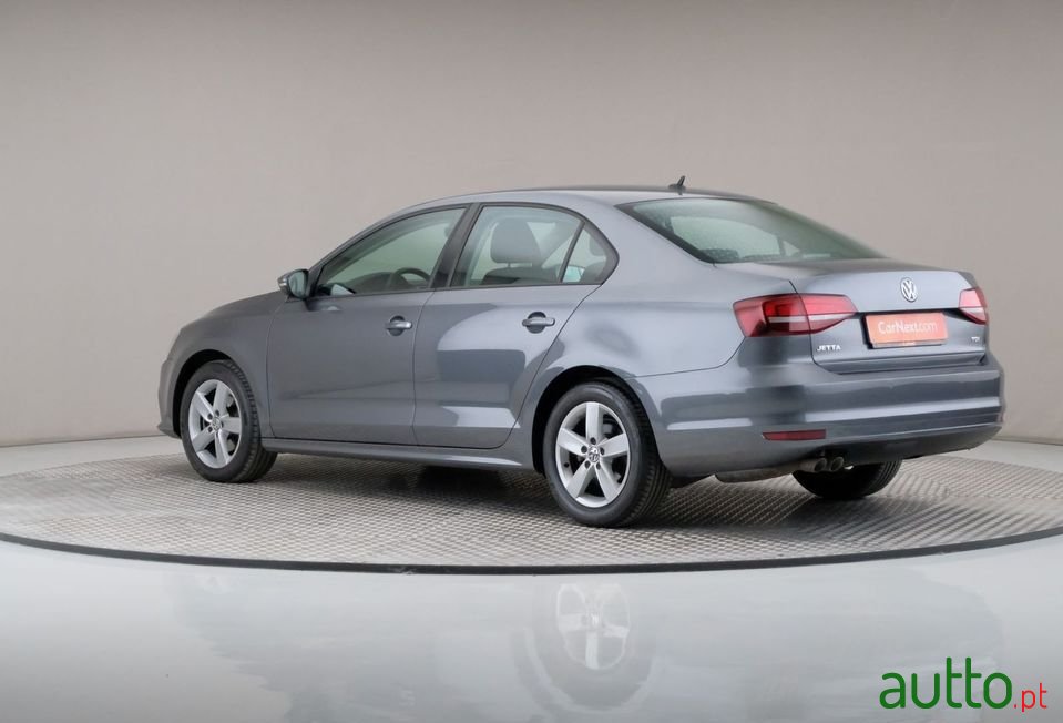 2017' Volkswagen Jetta photo #2