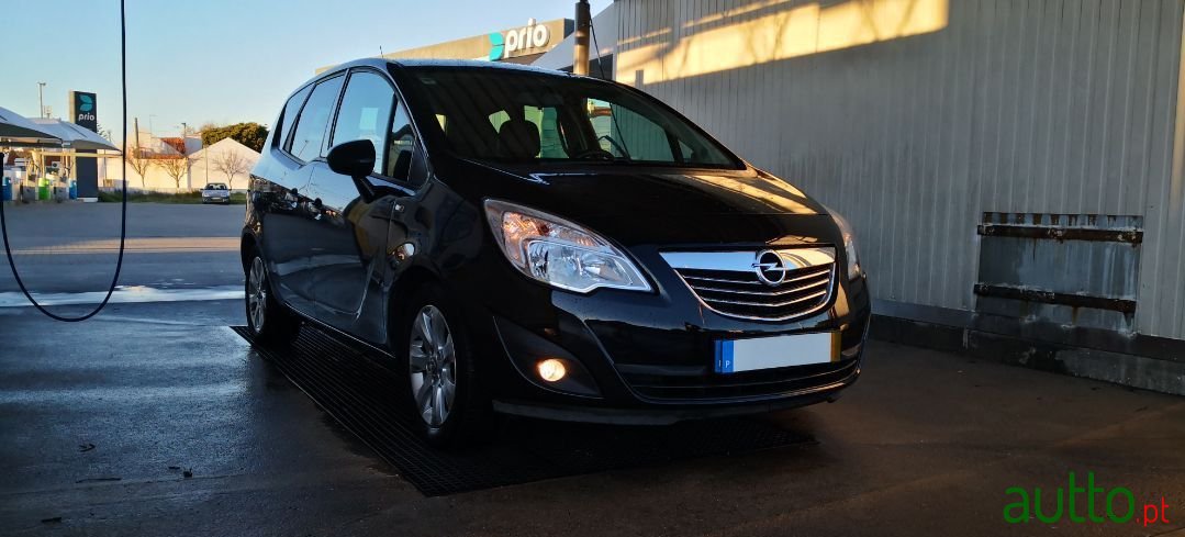 2011' Opel Meriva photo #3
