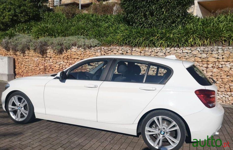 2012' BMW 116 D Efficient Dyamics photo #2