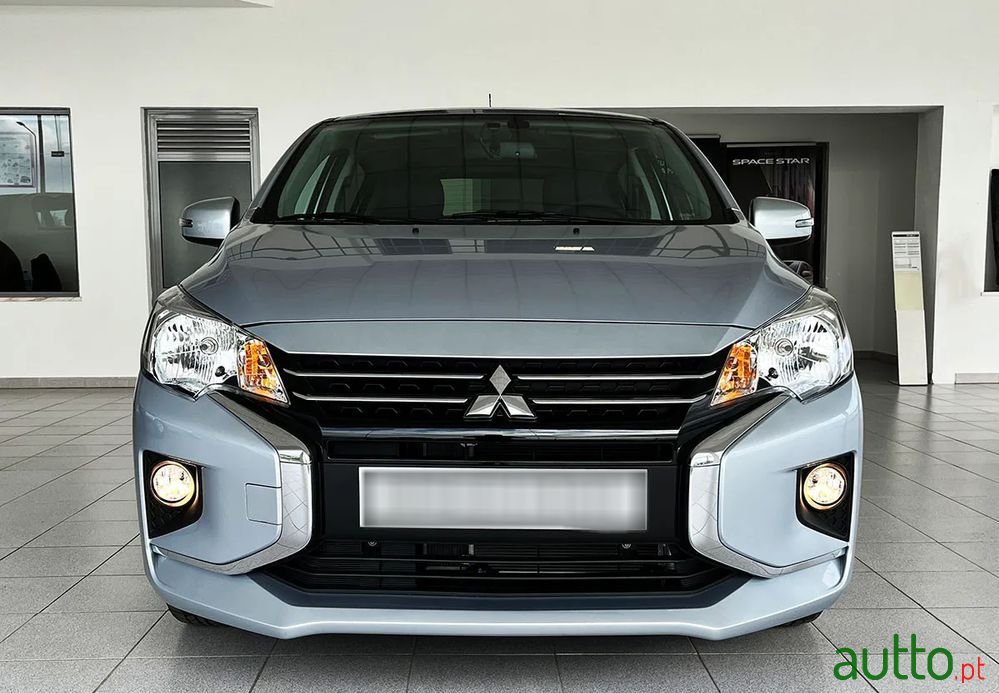 2023' Mitsubishi Space Star photo #3