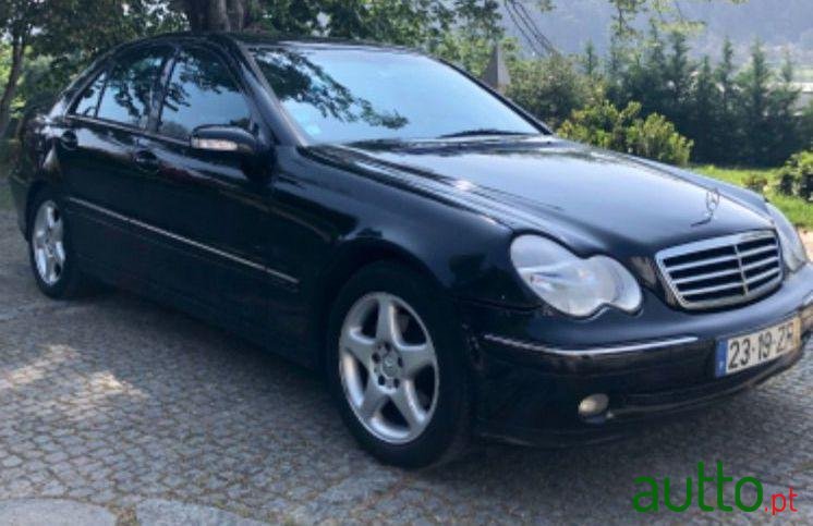 2001' Mercedes-Benz C-220 photo #1