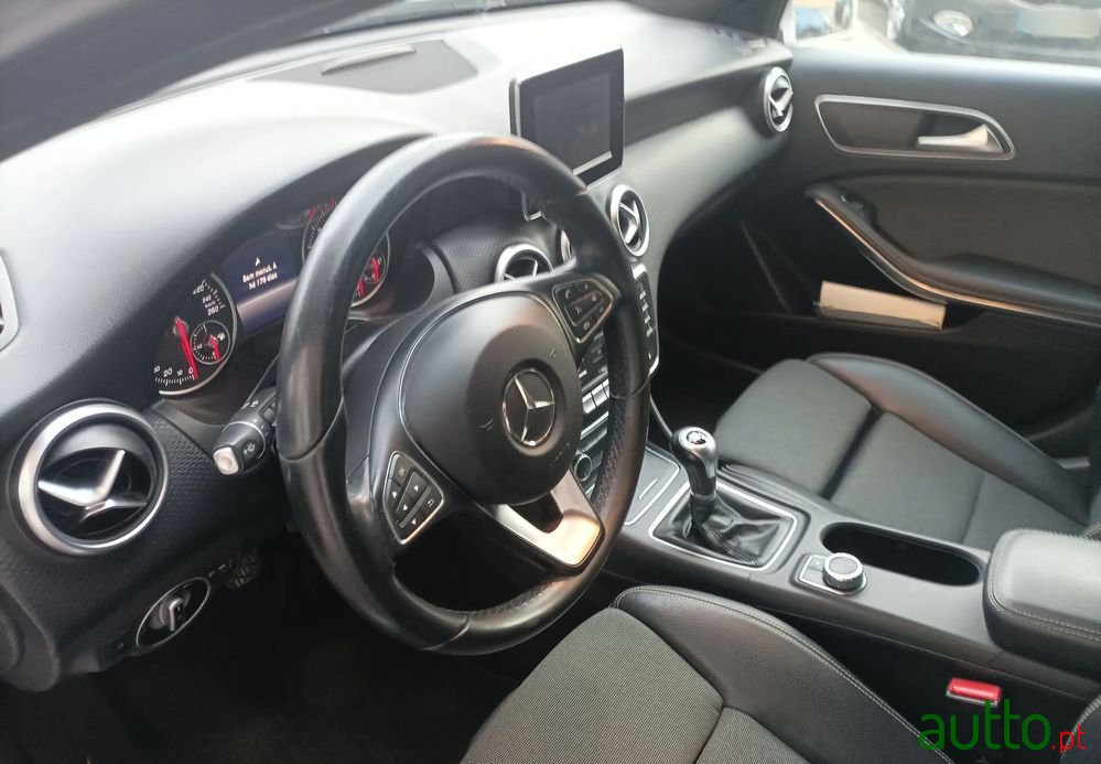 2016' Mercedes-Benz A 180 photo #5