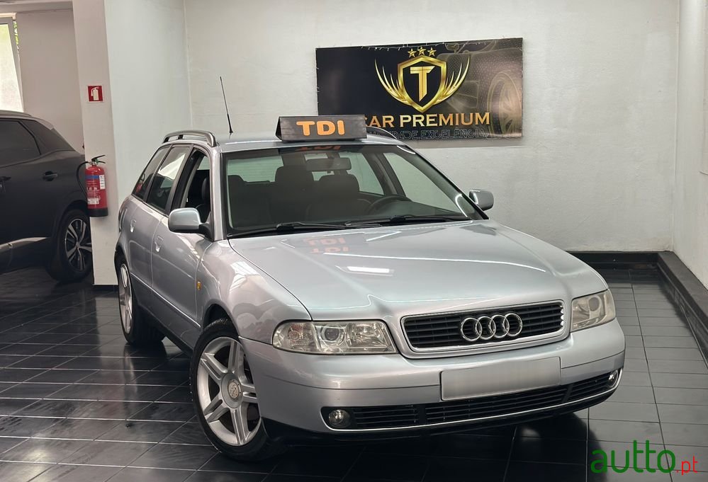 2002' Audi A4 Avant photo #5