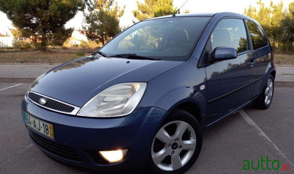 2005' Ford Fiesta photo #2