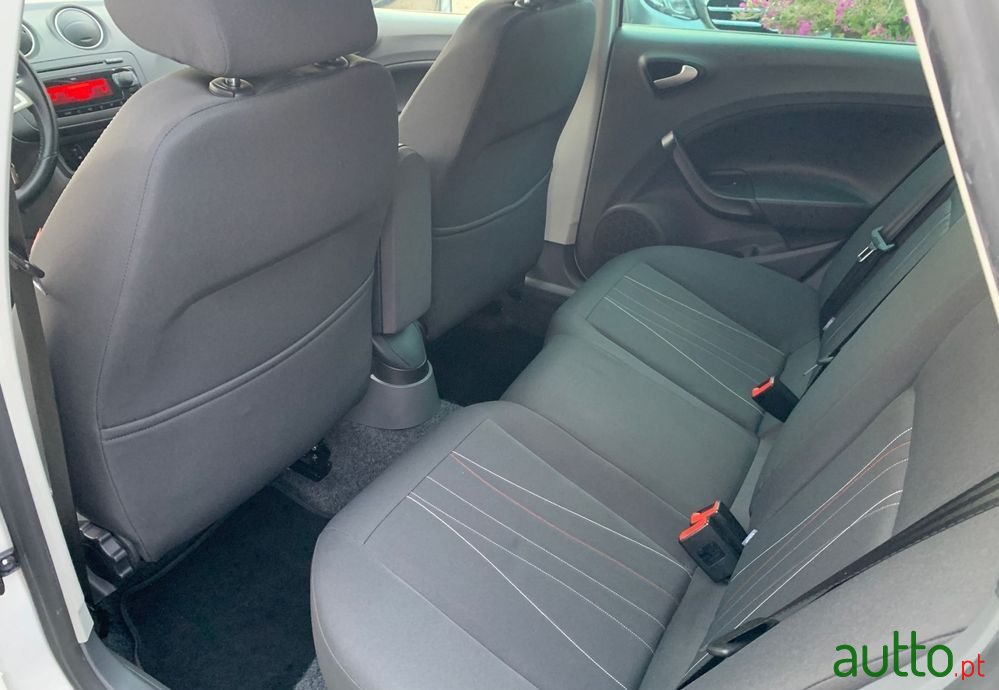 2011' SEAT Ibiza St 1.6 Tdi Copa Dpf photo #4