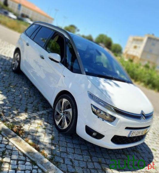 2015' Citroen C4 Grand Picasso photo #5