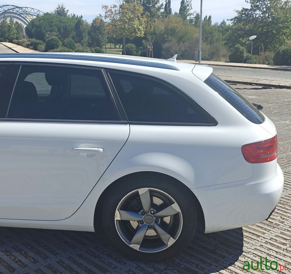 2009' Audi A4 Avant photo #4