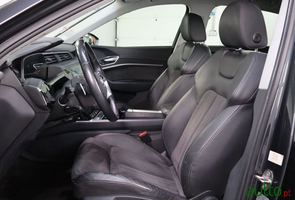 2021' Audi e-tron Sportback photo #6