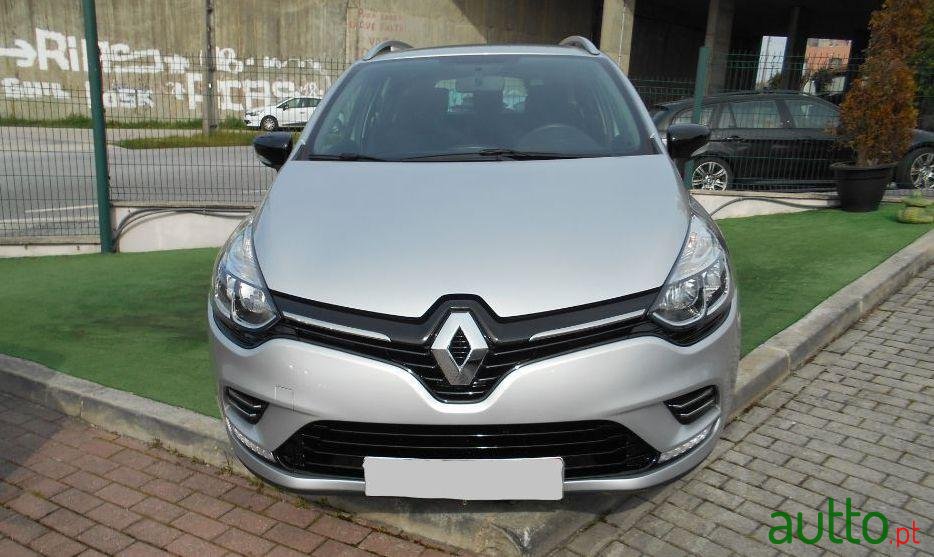 2017' Renault Clio Sport Tourer photo #1