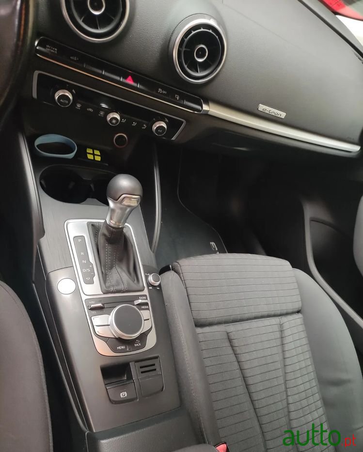 2015' Audi A3 Sportback photo #5