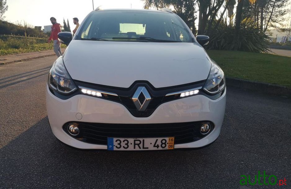 2016' Renault Clio Sport Tourer photo #5