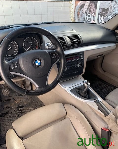 2008' BMW 123 photo #4