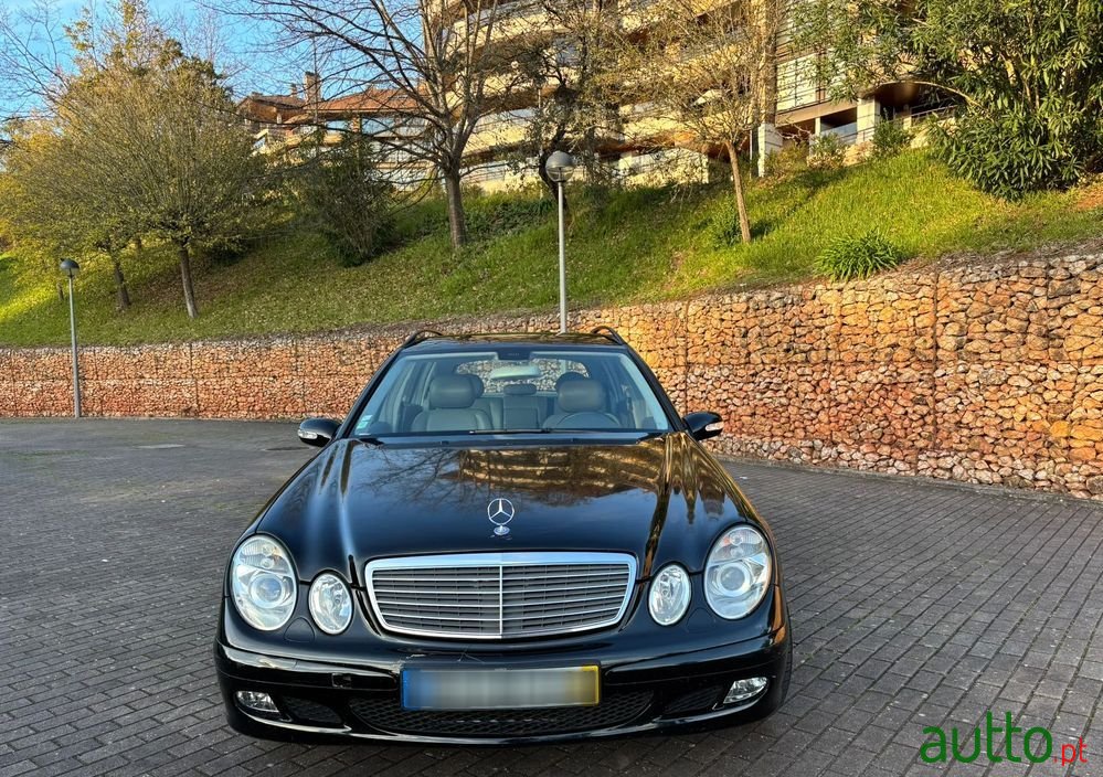 2005' Mercedes-Benz Classe E Cdi Classic photo #1