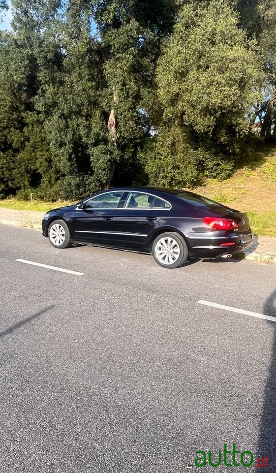 2008' Volkswagen Passat 2.0 Tdi photo #5