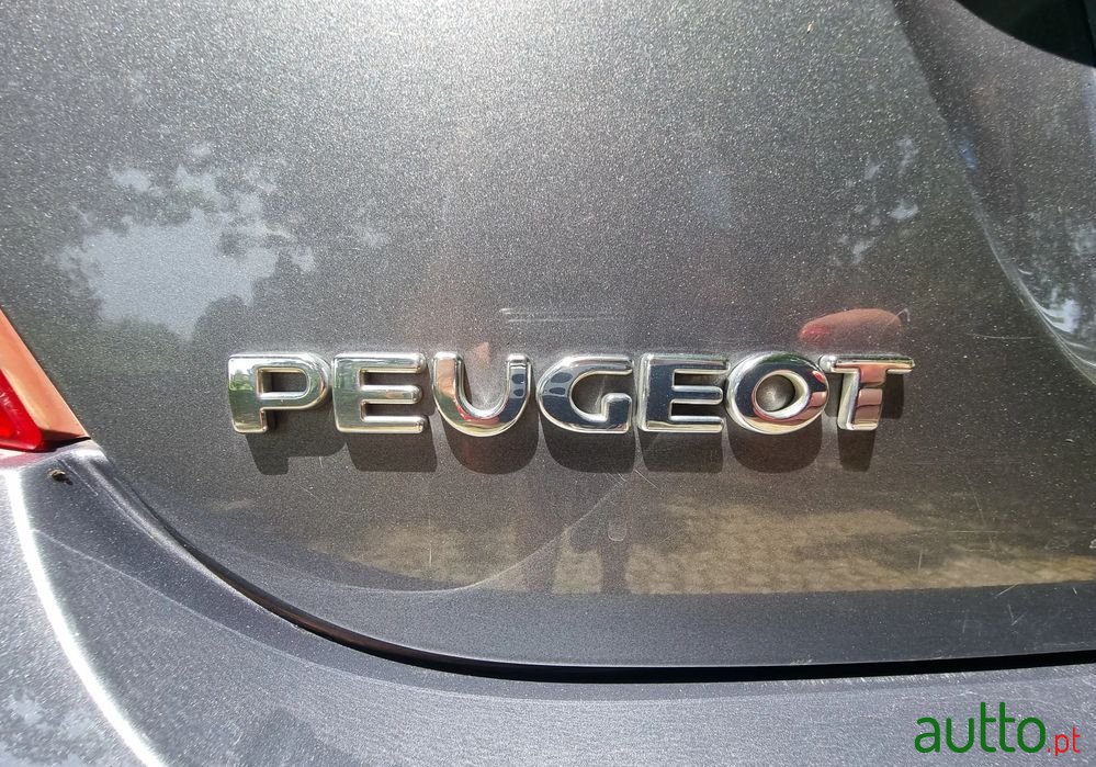 2010' Peugeot 207 photo #2