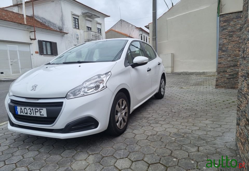 2017' Peugeot 208 photo #3